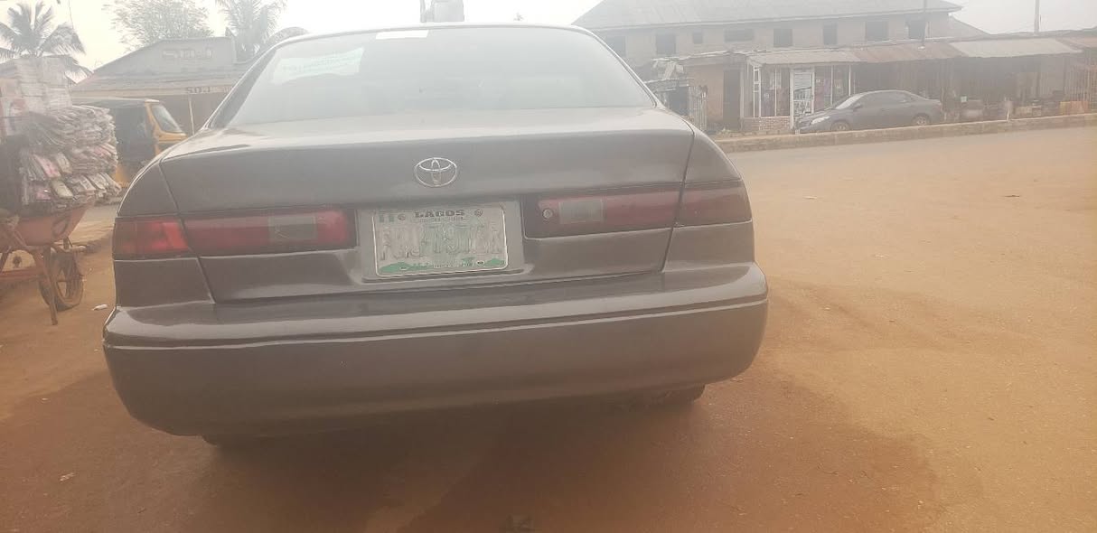 A picture of Camry 2000 08134998665