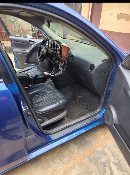 A picture of 2005 Toyota matrix