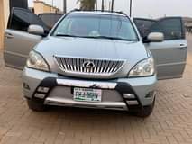 A picture of Lexus Rx350 2005 model