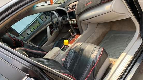 A picture of 2009 registered Toyota Camry xle full option sunroof Formica and
