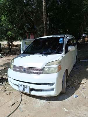 A picture of TOYOTA NOAH inauzwa Milion 10 tuu