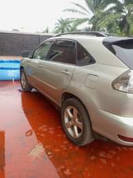 A picture of Lexus Rx 330 2006 model up for sale location Onitsha