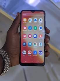 A picture of SAMSUNG A04e IMENYOOKA SANAA