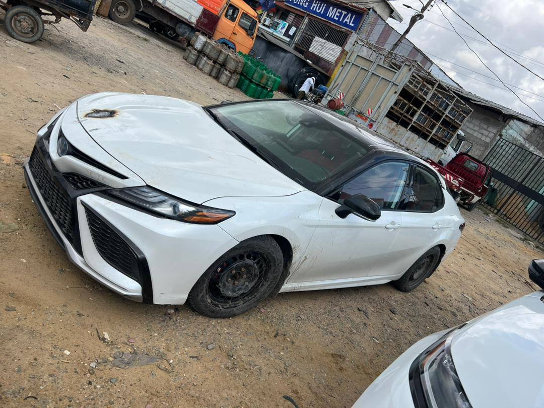 A picture of Toyota camry 2021 Essence Automatique Occasion usa Dmarrage bouton Sige