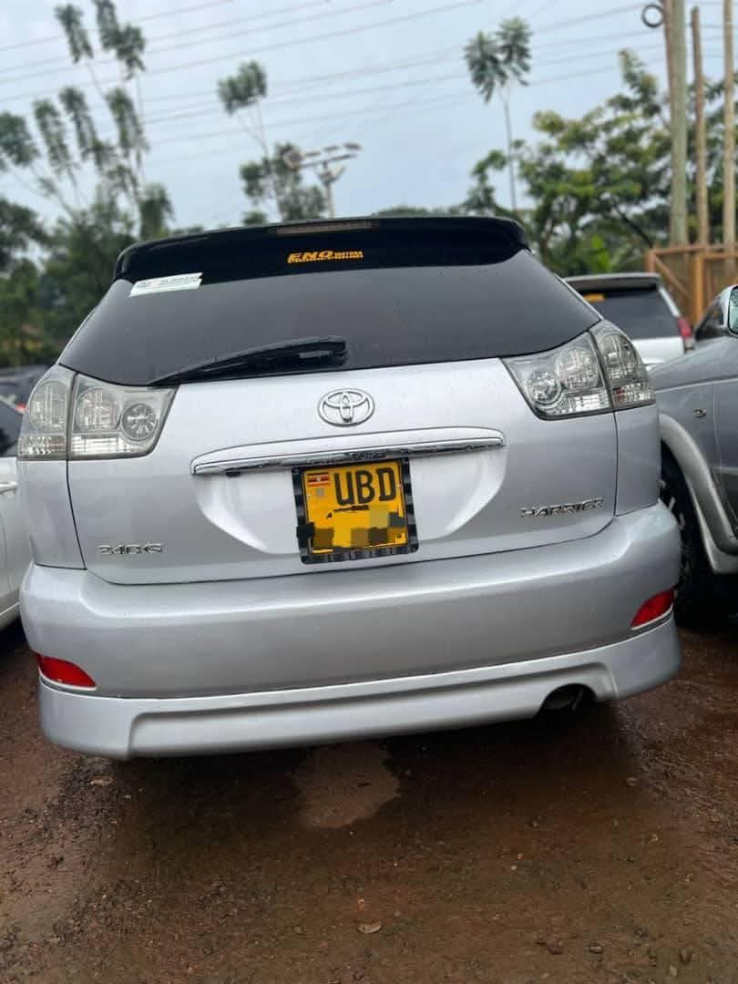 A picture of 2008 Toyota harrier kawundo
