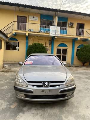 A picture of Peugeot 607 Executive 