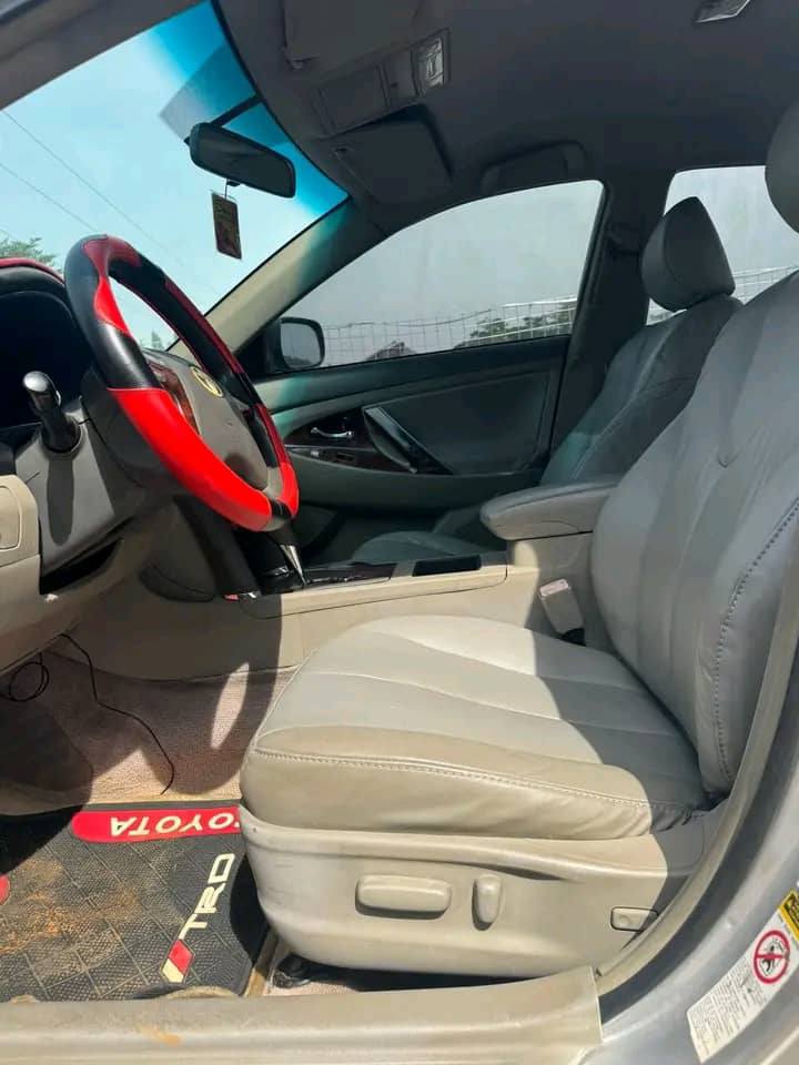 A picture of Toyota Camry 08