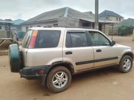 A picture of  first body Honda crv 1999 model