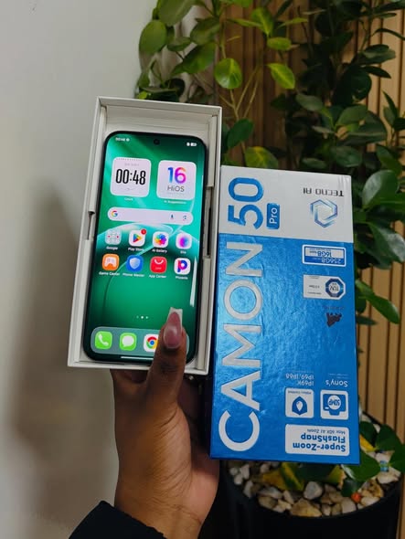 A picture of TECNO CAMON 50 Pro 256gb at 825 000