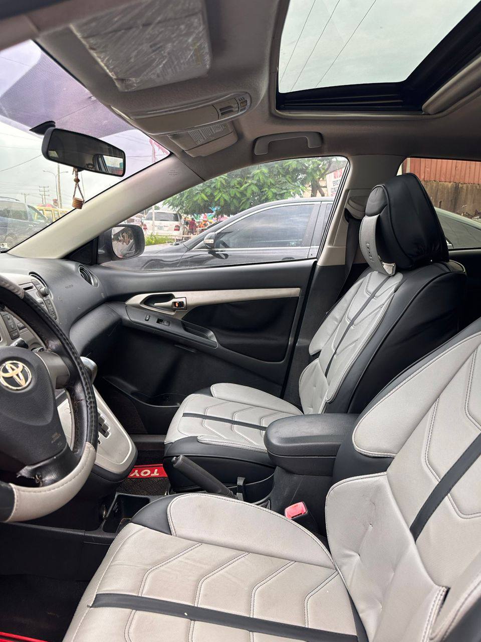 A picture of Toyota matrix