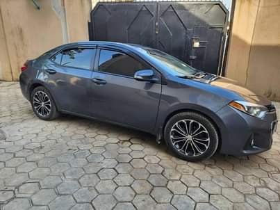 A picture of 015 corolla sports neatly used toks condition price 10 5m