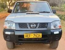 used nissan np300