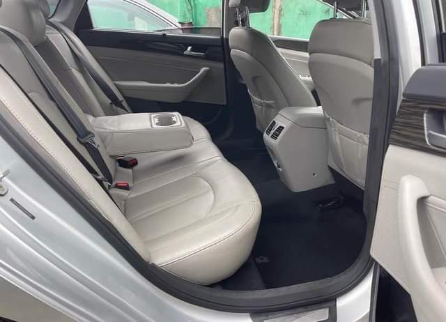 A picture of VEHICLE BRAND Registered 2015 Hyundai Sonata with panoramic thumbstart 13