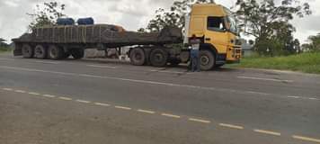 A picture of Volvo Truck full na Tela Linauzwa mil.40