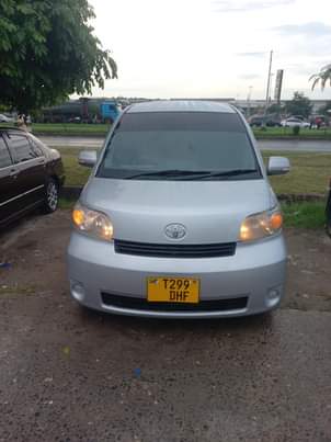 A picture of Toyota Porte Year 2005 Full ac Engene capacity 1290 Price