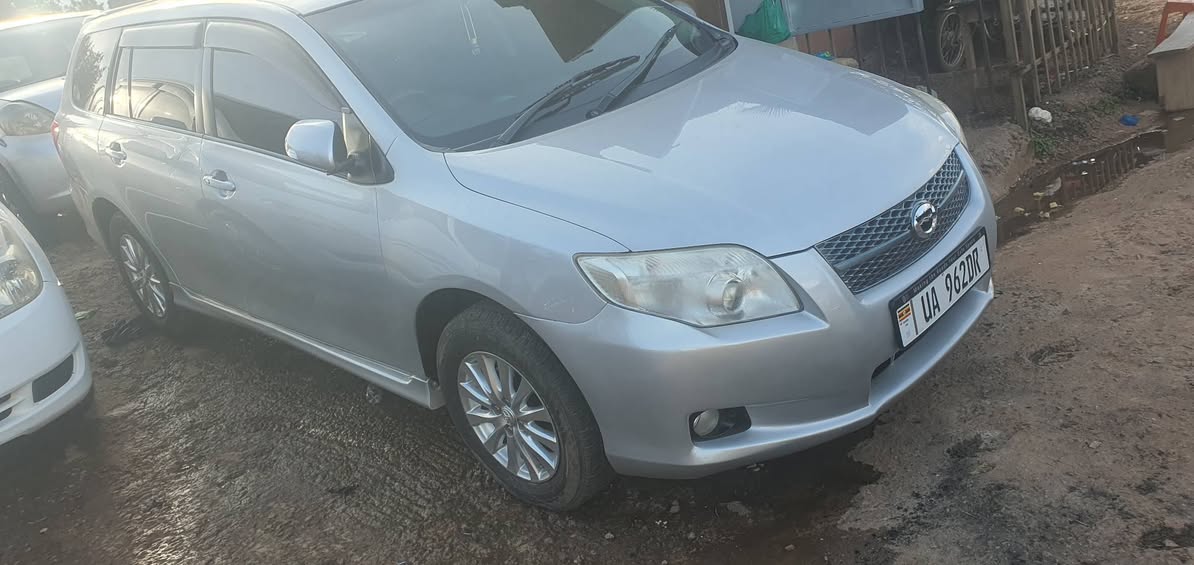 A picture of Toyota fielder yr 2008