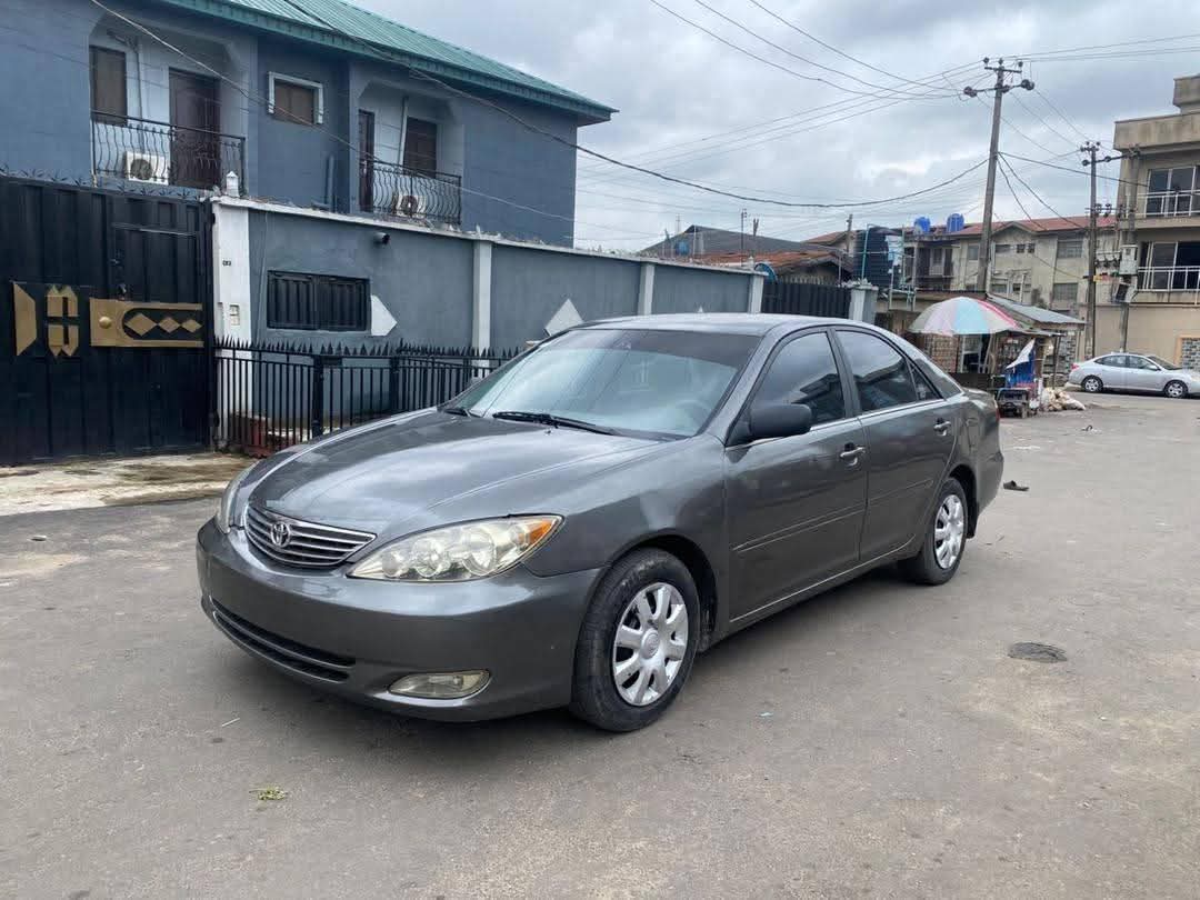 A picture of 2005 Toyota Camry