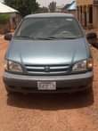 A picture of Distress sale Toyota sienna 2006 model buy and use 07066360073