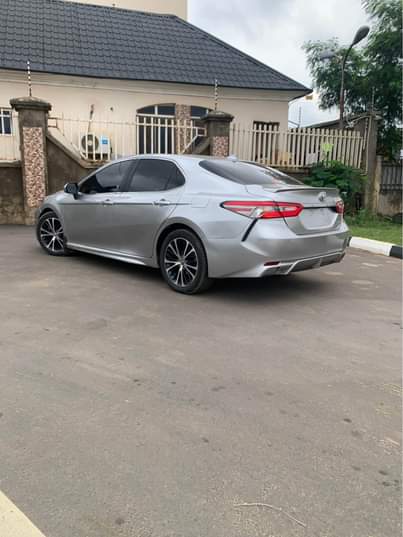 A picture of 2019 CAMRY SE 08162815326