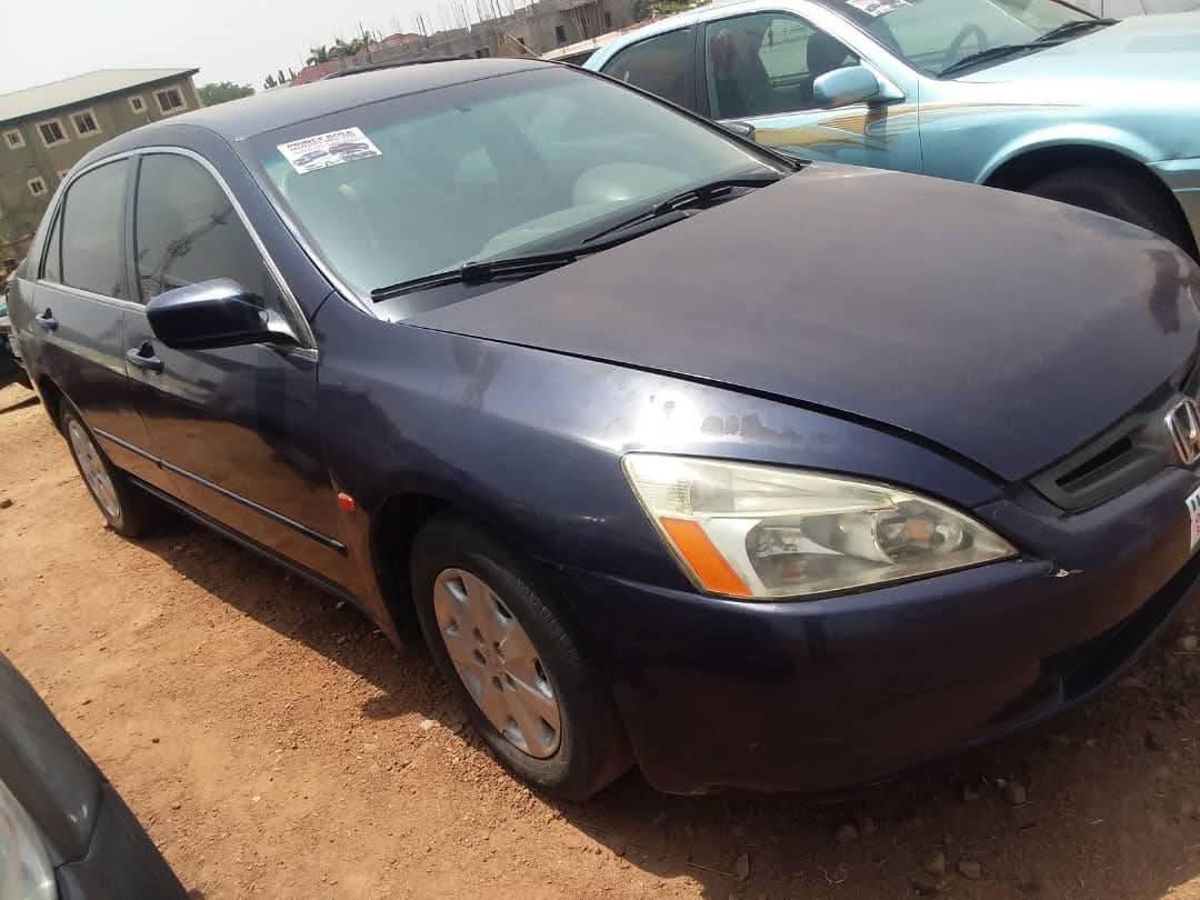 A picture of Honda Accord EOD 05 model