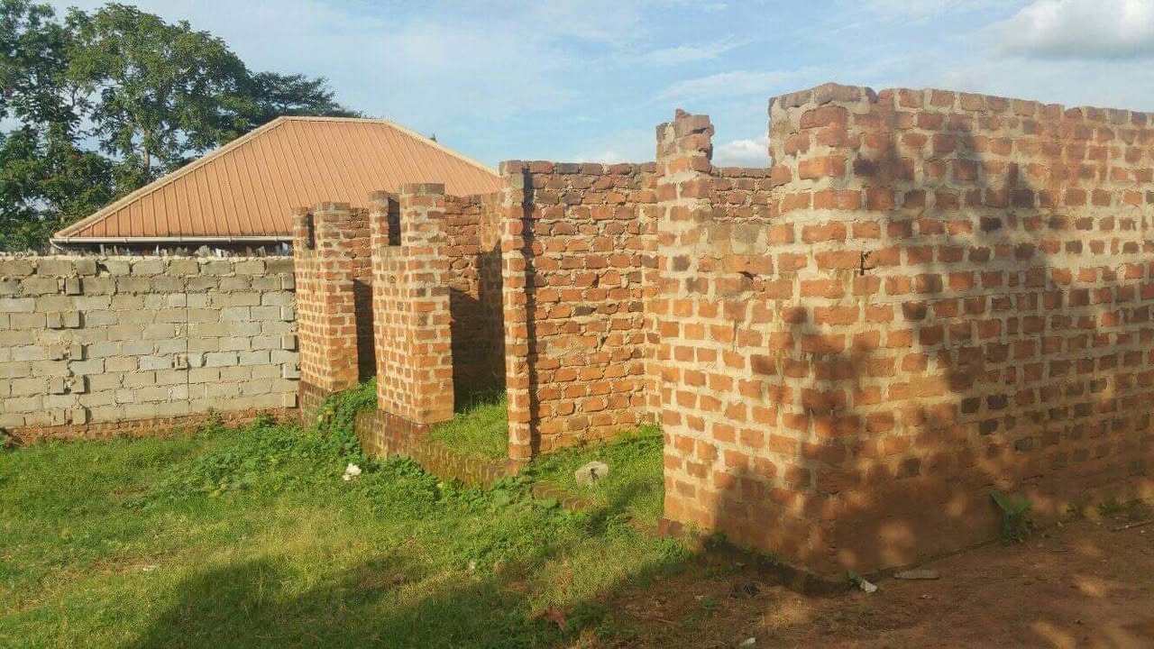 A picture of PLOT WITH STRUCTURE ON URGENT SALE 35M 256706661164