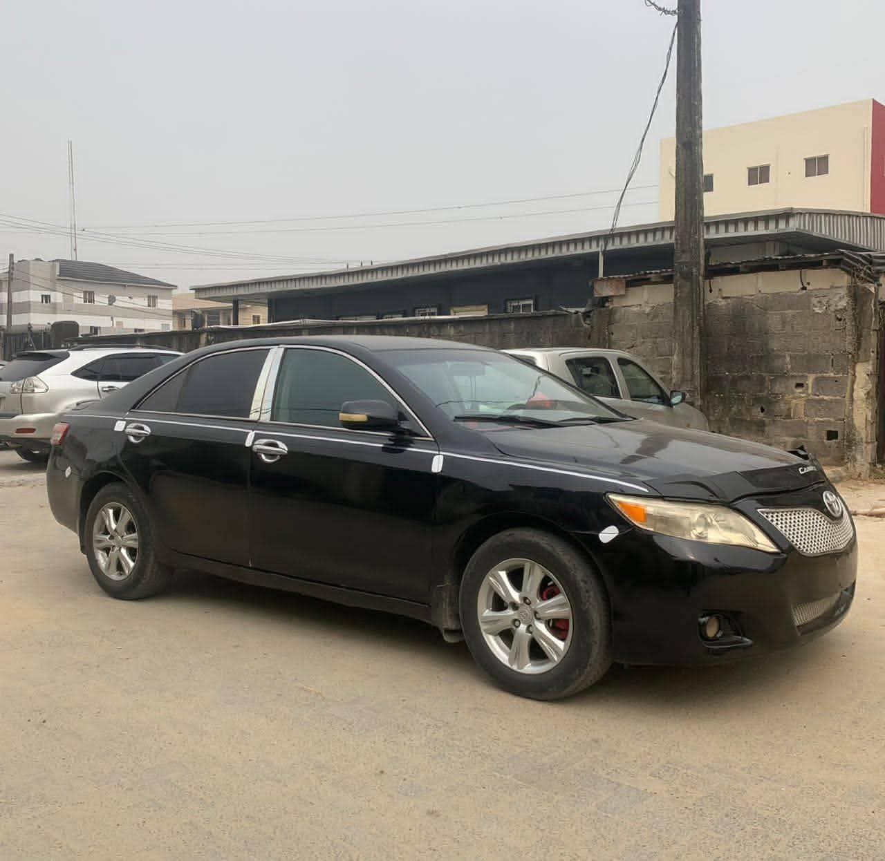 A picture of Toyota Camry le 08