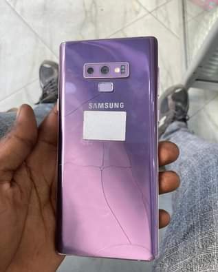 A picture of SAMSUNG NOTE 9