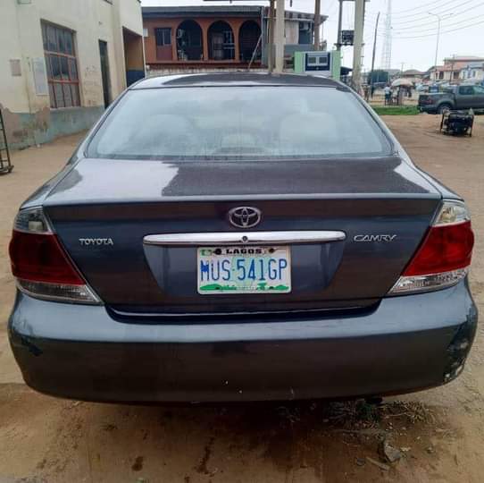 A picture of 2004 Toyota Camry