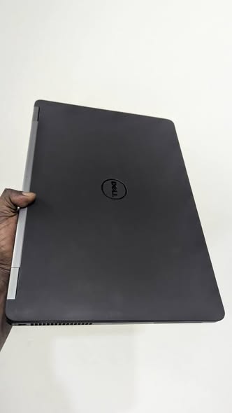 A picture of dell latitude 7470