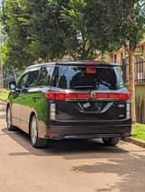 A picture of Nissan Elgrand