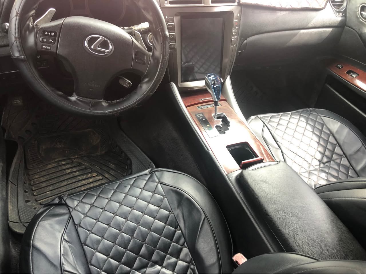 A picture of 2007 is350 naija used