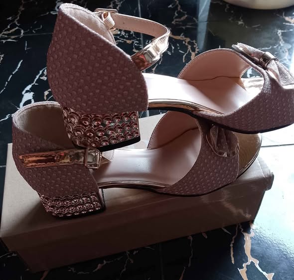 A picture of Shoes
