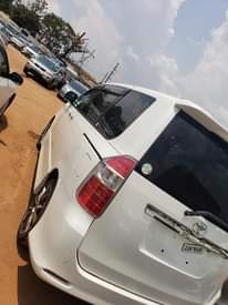A picture of Toyota Noah new shape