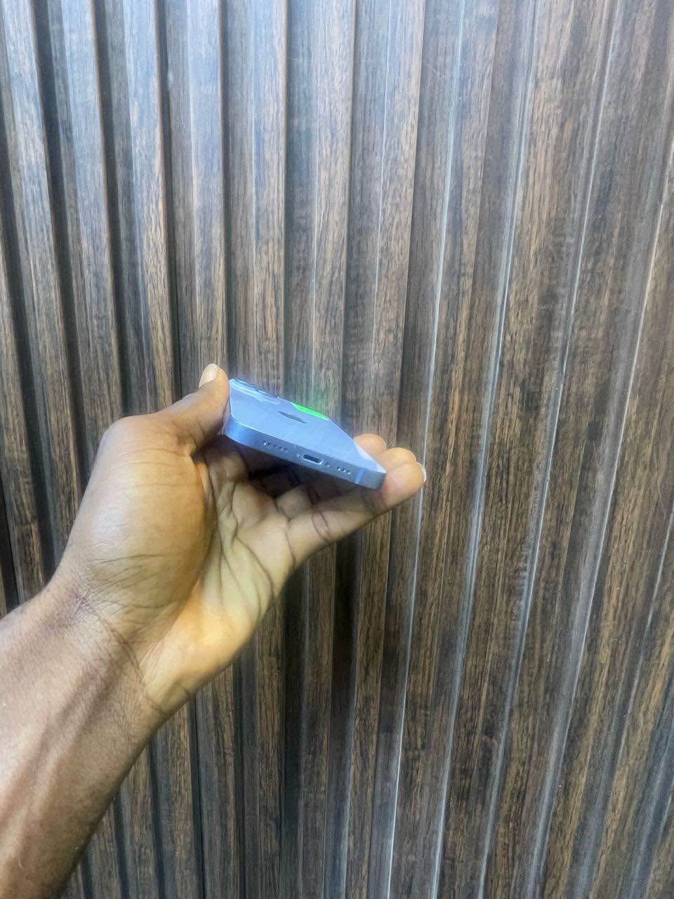 A picture of IPhone 14