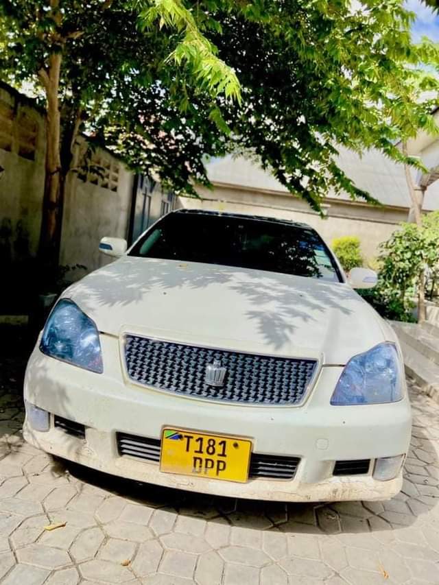 toyota crown