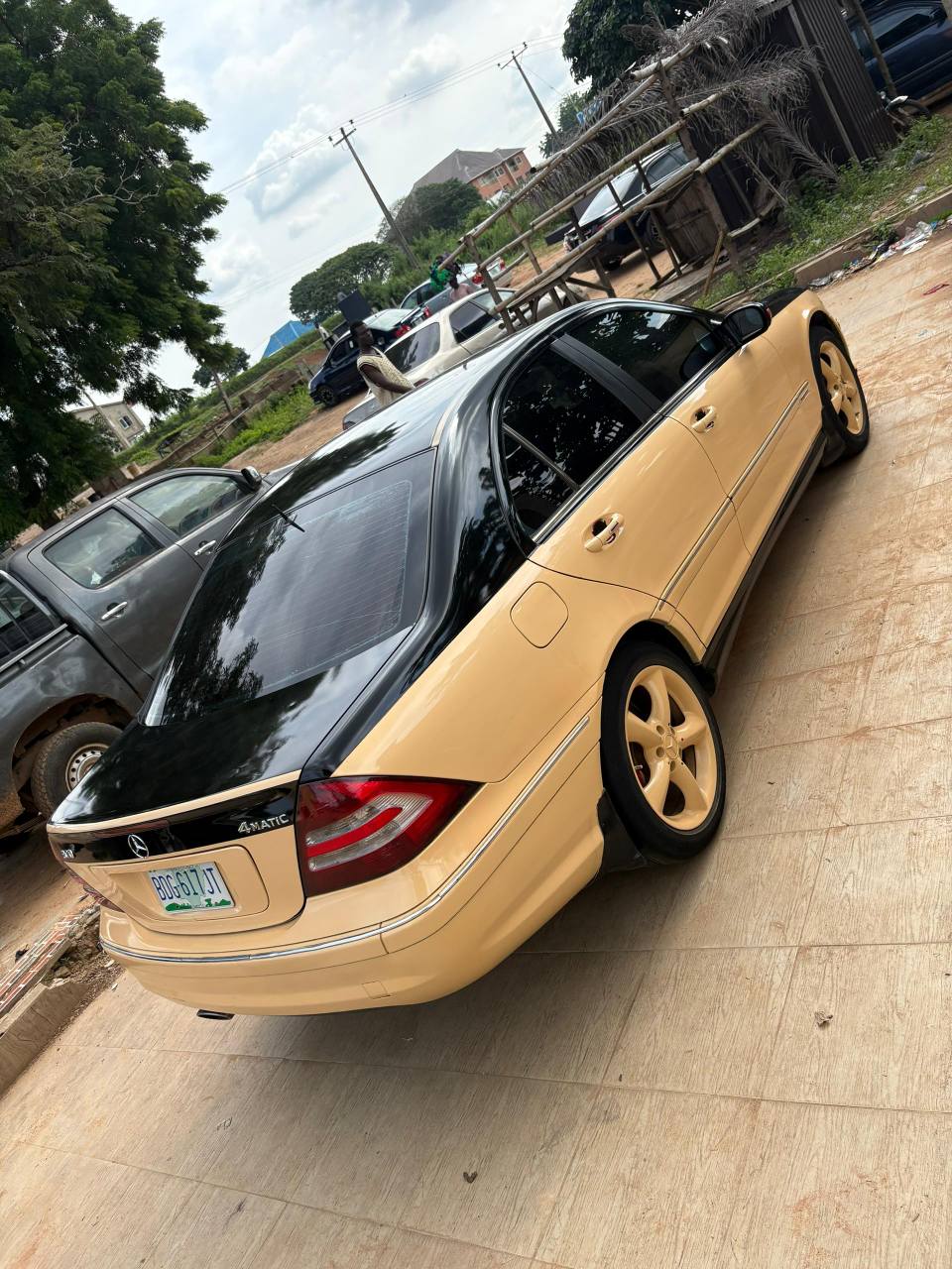 A picture of Mercedes Benz 4plug first owner first registration