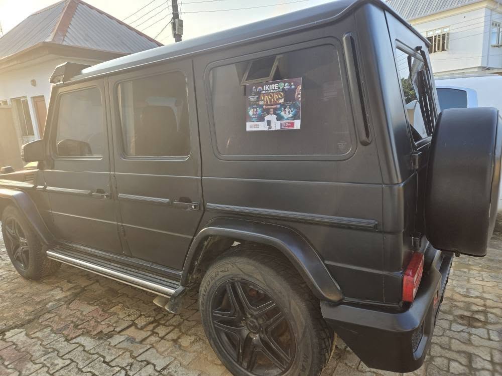 A picture of Benz g 500 for sell