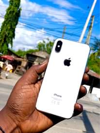 A picture of iphone x