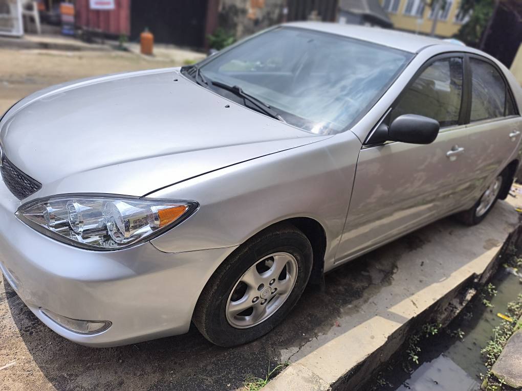 A picture of Tokunbo 2004 Toyota Camry 4 cylinder engine available