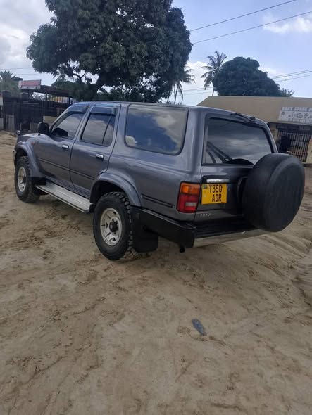 A picture of Hilux Surf SSR