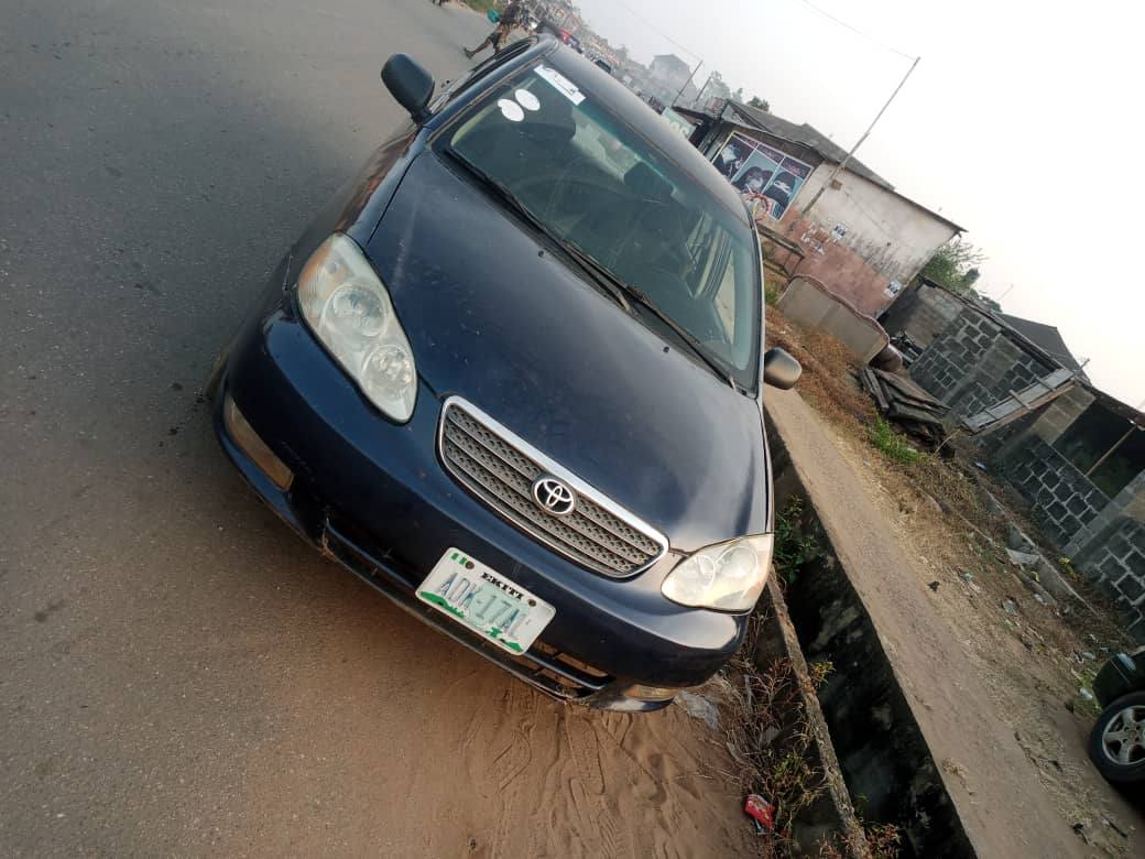 A picture of 2004 Toyota Corolla LE for sale