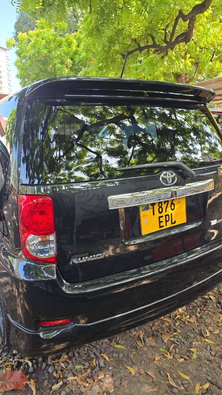 A picture of Toyota rumion