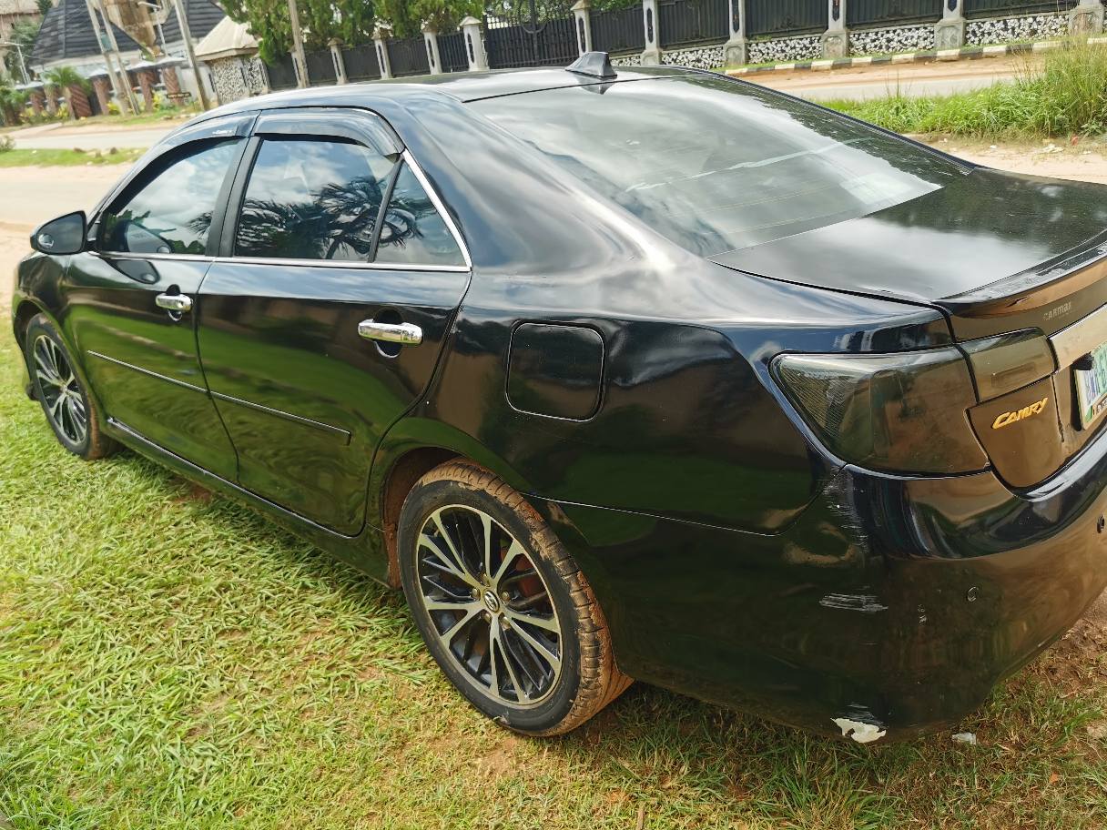 A picture of Toyota camry 2013 model