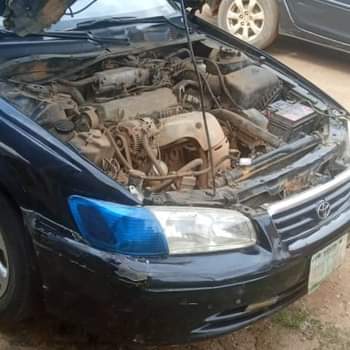 A picture of Toyota Camry droplight