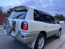 A picture of Toyota rav 4