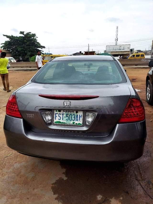 A picture of 2006 Honda Accord 4