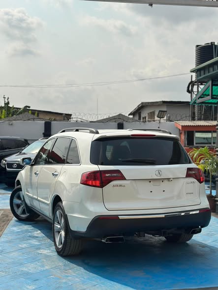 A picture of 2010 Acura MDX
