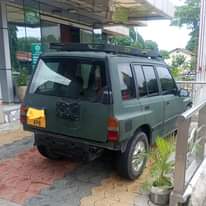 A picture of Suzuki Escudo . APR 5 Mil