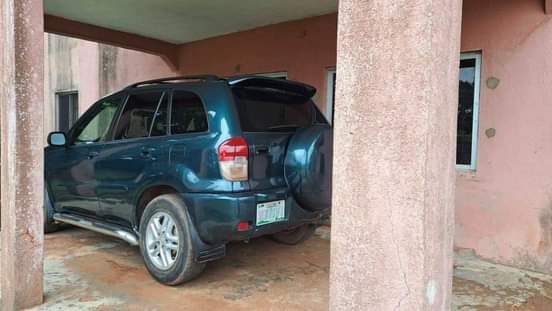 A picture of 2003 Toyota Rav4
