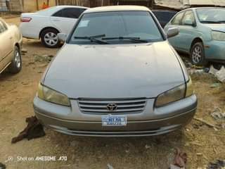 A picture of 1999 Toyota Camry Sedan